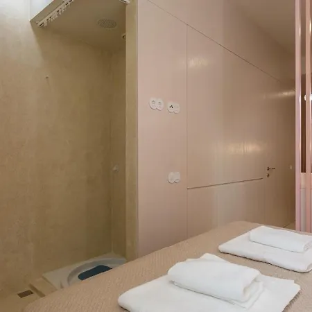 Princess Building W/ Pool By Lovelystay * Vila Real de Santo António