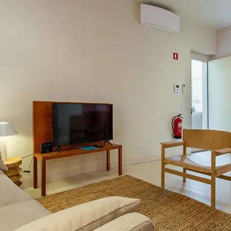 Princess Building W/ Pool By Lovelystay Apartment Vila Real de Santo António